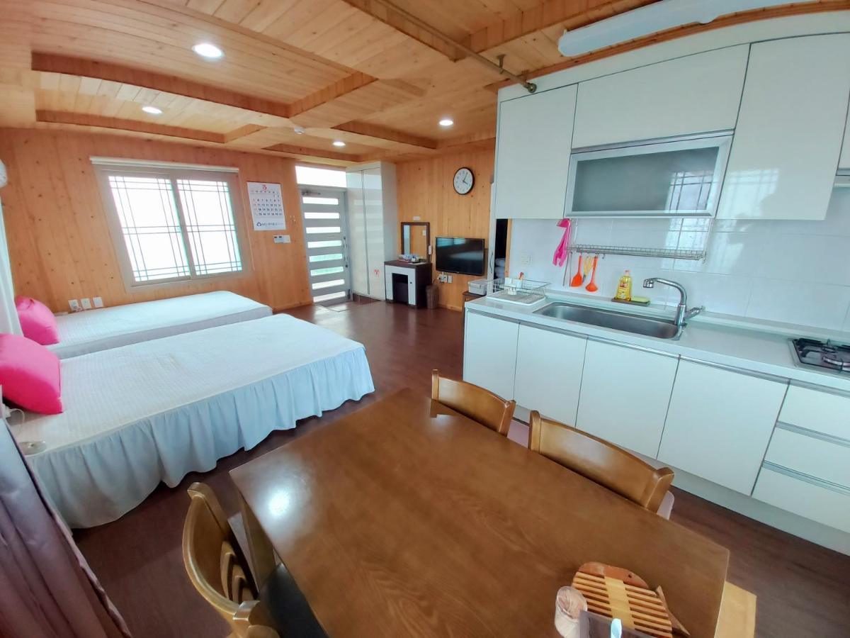 Feeling Good House Hotell Jeju Exteriör bild