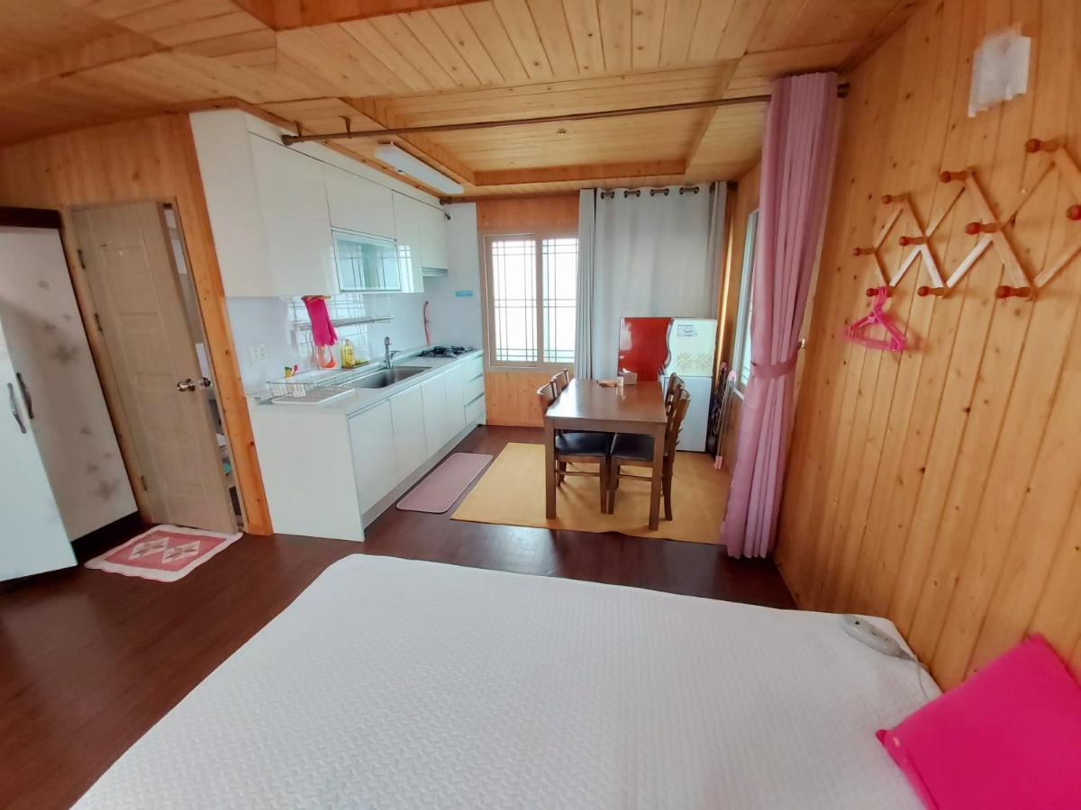Feeling Good House Hotell Jeju Exteriör bild